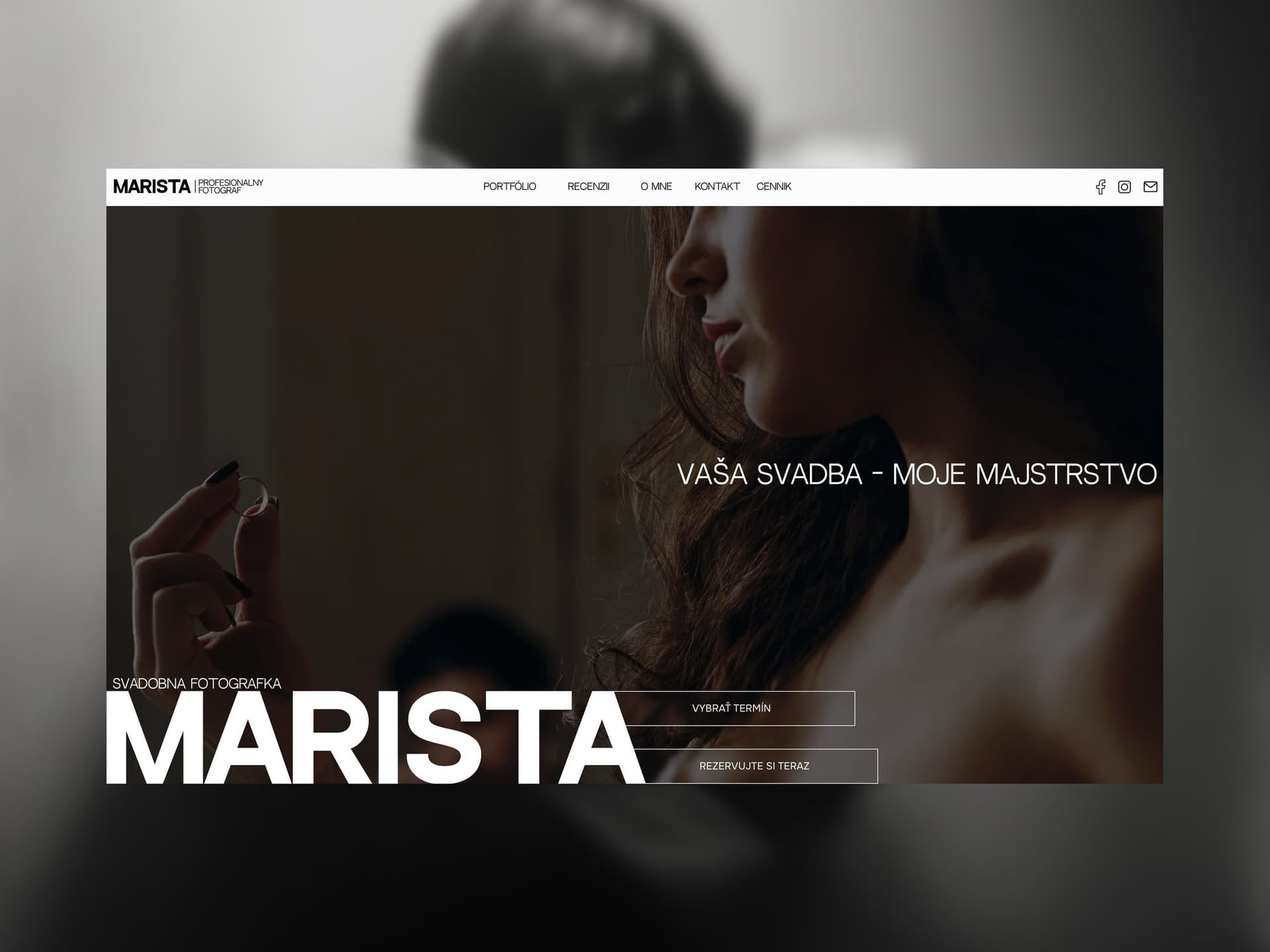 Головний екран мінімалістичного сайту для фотографа Marista, розробка сайтів під ключ Alex DSGN.